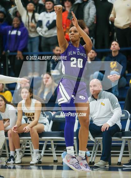 Thumbnail 2 in Ben Davis vs. Mooresville (IHSAA 4A Regional Final) photogallery.