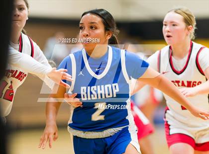 Thumbnail 3 in Pershing County vs. Bishop Union (Serpent Classic) photogallery.