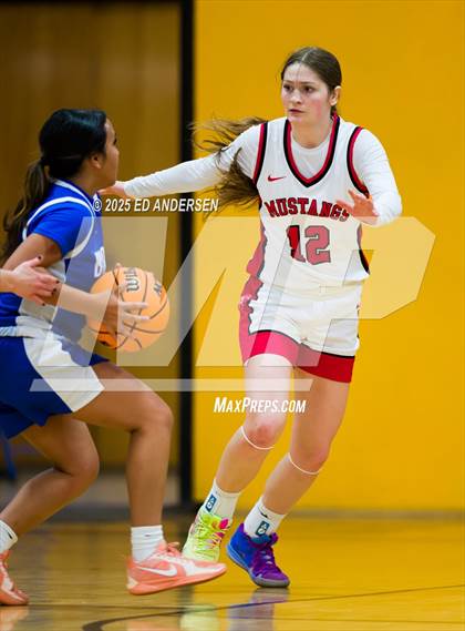 Thumbnail 2 in Pershing County vs. Bishop Union (Serpent Classic) photogallery.