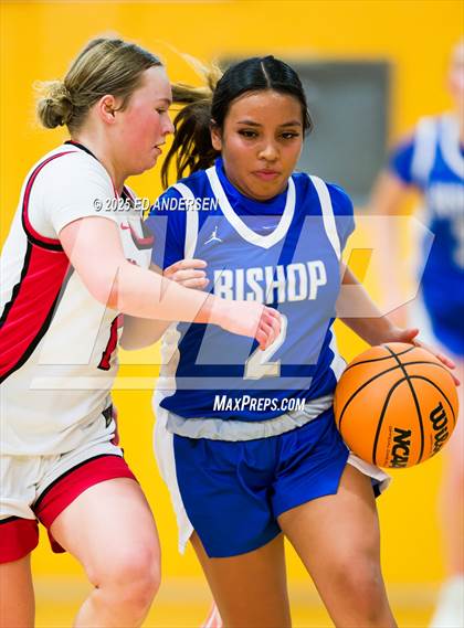 Thumbnail 1 in Pershing County vs. Bishop Union (Serpent Classic) photogallery.