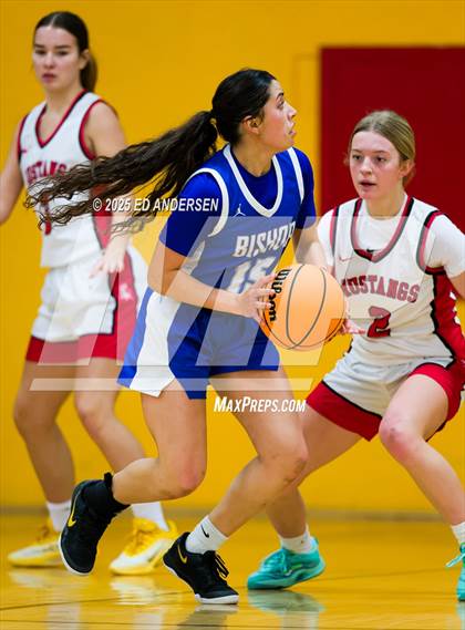 Thumbnail 2 in Pershing County vs. Bishop Union (Serpent Classic) photogallery.