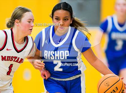 Thumbnail 3 in Pershing County vs. Bishop Union (Serpent Classic) photogallery.