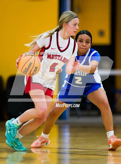 Thumbnail 3 in Pershing County vs. Bishop Union (Serpent Classic) photogallery.