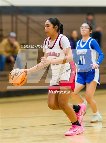 Thumbnail 2 in Pershing County vs. Bishop Union (Serpent Classic) photogallery.
