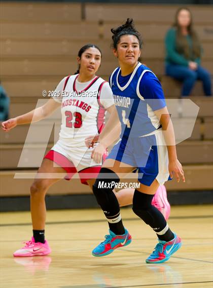 Thumbnail 3 in Pershing County vs. Bishop Union (Serpent Classic) photogallery.