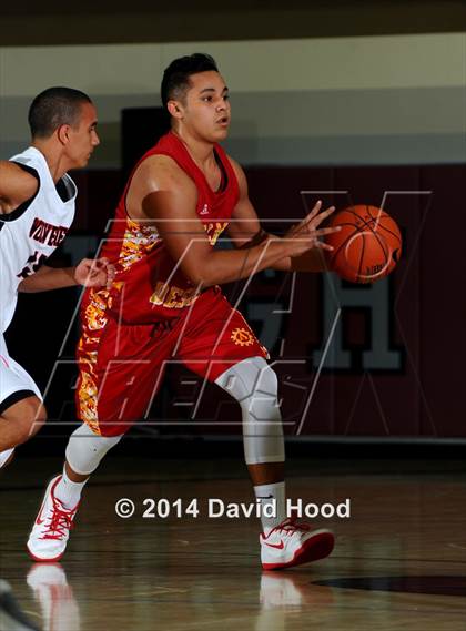 Thumbnail 1 in Harvard-Westlake vs. Palm Desert (MaxPreps Holiday Classic) photogallery.