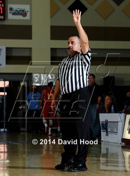 Thumbnail 3 in Harvard-Westlake vs. Palm Desert (MaxPreps Holiday Classic) photogallery.