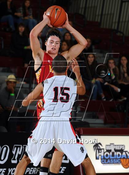 Thumbnail 2 in Harvard-Westlake vs. Palm Desert (MaxPreps Holiday Classic) photogallery.