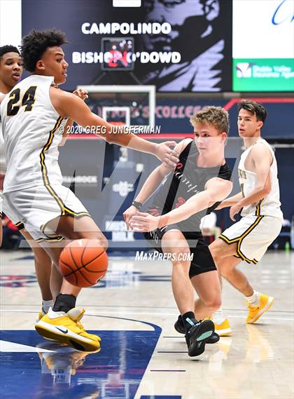 Thumbnail 2 in Campolindo vs. Bishop O'Dowd (MaxPreps 23rd Annual MLK Classic) photogallery.