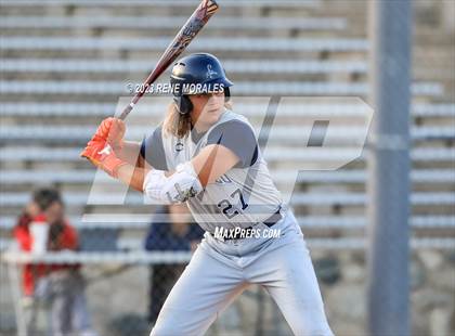 Thumbnail 3 in Camarillo vs Maranatha photogallery.