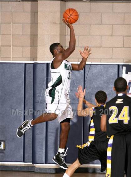 Thumbnail 1 in Twentynine Palms vs. Durango (MLK Hoops Shootout) photogallery.