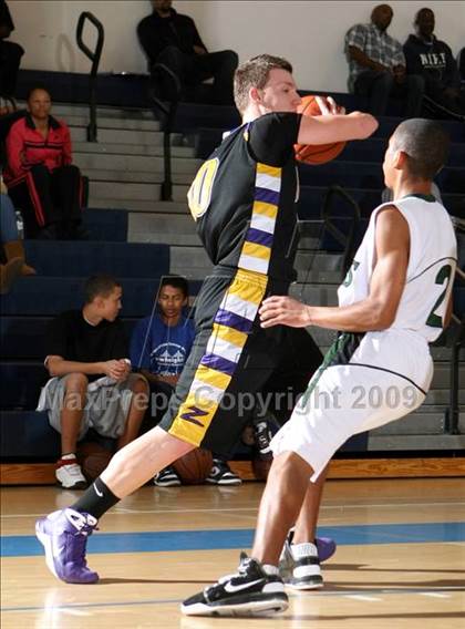 Thumbnail 2 in Twentynine Palms vs. Durango (MLK Hoops Shootout) photogallery.