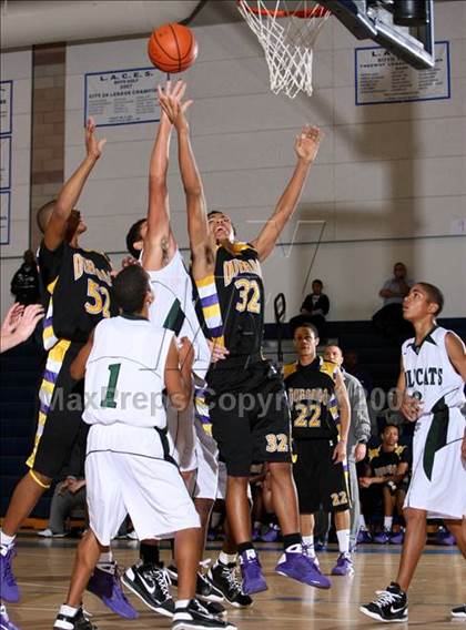 Thumbnail 2 in Twentynine Palms vs. Durango (MLK Hoops Shootout) photogallery.