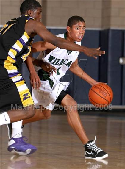 Thumbnail 3 in Twentynine Palms vs. Durango (MLK Hoops Shootout) photogallery.
