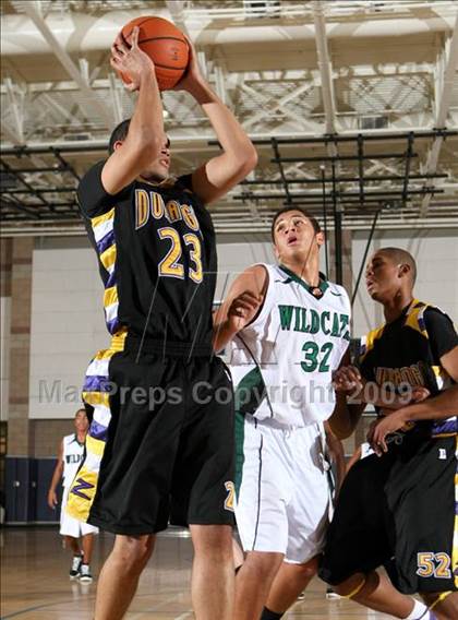 Thumbnail 2 in Twentynine Palms vs. Durango (MLK Hoops Shootout) photogallery.