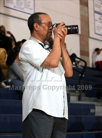 Thumbnail 2 in Twentynine Palms vs. Durango (MLK Hoops Shootout) photogallery.