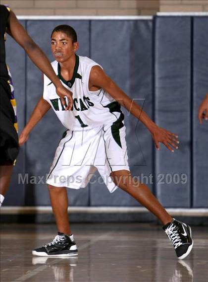Thumbnail 3 in Twentynine Palms vs. Durango (MLK Hoops Shootout) photogallery.