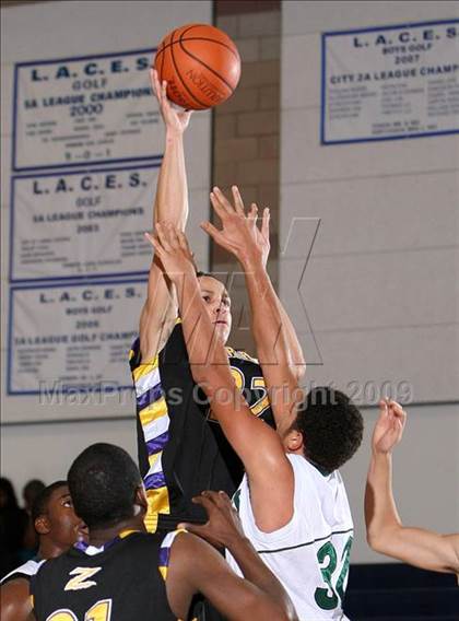 Thumbnail 3 in Twentynine Palms vs. Durango (MLK Hoops Shootout) photogallery.
