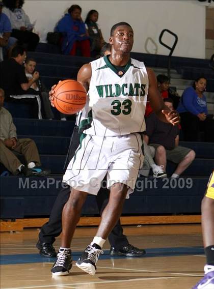 Thumbnail 3 in Twentynine Palms vs. Durango (MLK Hoops Shootout) photogallery.