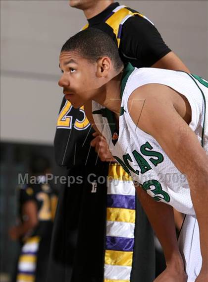 Thumbnail 3 in Twentynine Palms vs. Durango (MLK Hoops Shootout) photogallery.