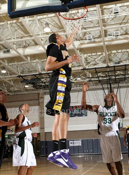 Thumbnail 2 in Twentynine Palms vs. Durango (MLK Hoops Shootout) photogallery.
