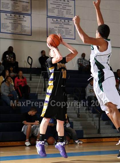 Thumbnail 2 in Twentynine Palms vs. Durango (MLK Hoops Shootout) photogallery.