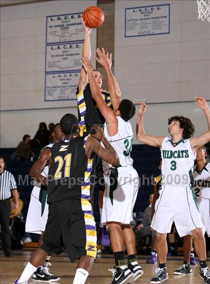 Thumbnail 2 in Twentynine Palms vs. Durango (MLK Hoops Shootout) photogallery.