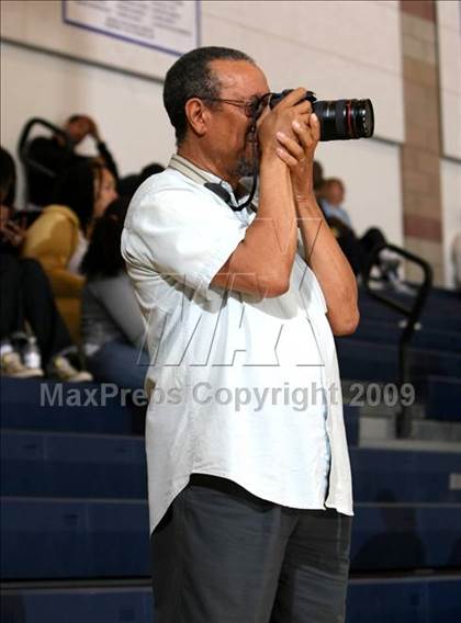 Thumbnail 3 in Twentynine Palms vs. Durango (MLK Hoops Shootout) photogallery.