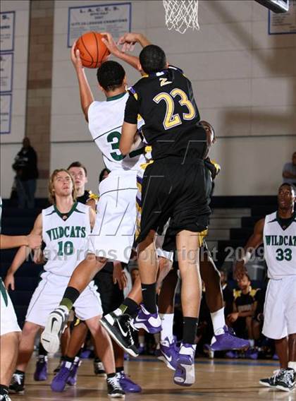 Thumbnail 1 in Twentynine Palms vs. Durango (MLK Hoops Shootout) photogallery.
