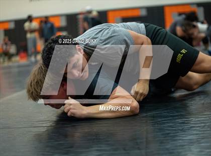 Thumbnail 3 in Brentsville District Invitational (Scrimmage) photogallery.