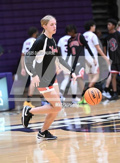 Thumbnail 3 in Eastside vs. Hart photogallery.