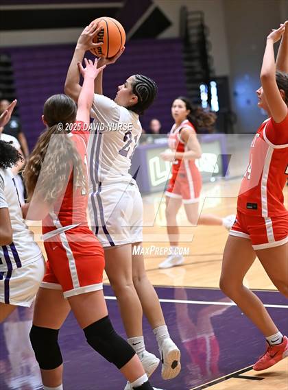 Thumbnail 3 in Eastside vs. Hart photogallery.