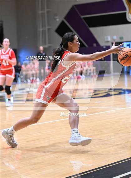 Thumbnail 3 in Eastside vs. Hart photogallery.