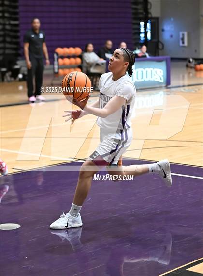 Thumbnail 3 in Eastside vs. Hart photogallery.