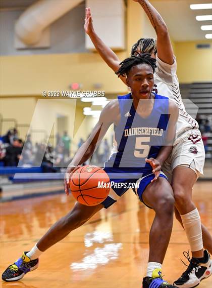 Thumbnail 1 in Jefferson vs. Daingerfield (UIL 3A Region 2 Bi-District Playoff) photogallery.