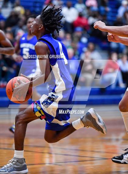 Thumbnail 2 in Jefferson vs. Daingerfield (UIL 3A Region 2 Bi-District Playoff) photogallery.