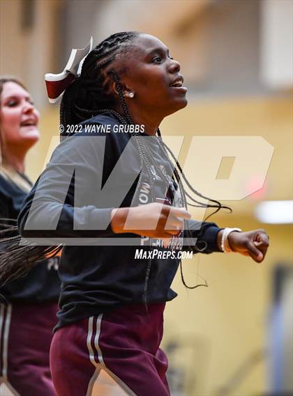Thumbnail 2 in Jefferson vs. Daingerfield (UIL 3A Region 2 Bi-District Playoff) photogallery.