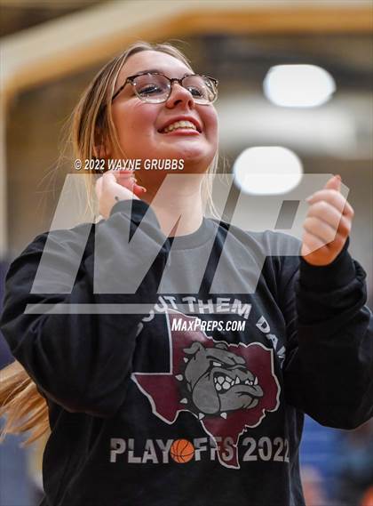 Thumbnail 3 in Jefferson vs. Daingerfield (UIL 3A Region 2 Bi-District Playoff) photogallery.