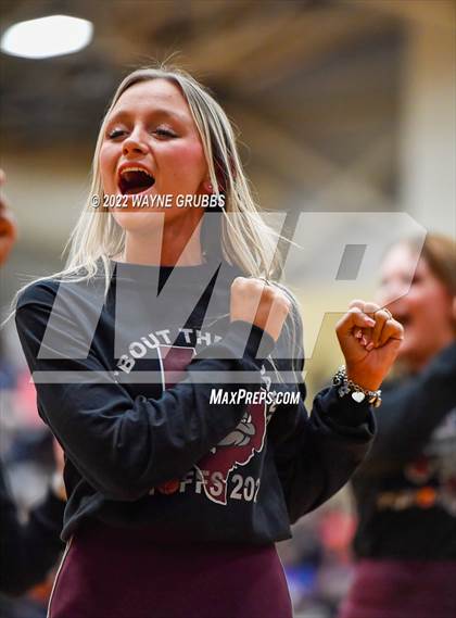 Thumbnail 1 in Jefferson vs. Daingerfield (UIL 3A Region 2 Bi-District Playoff) photogallery.