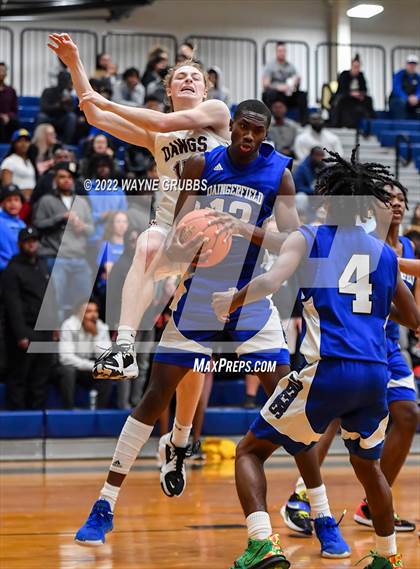 Thumbnail 3 in Jefferson vs. Daingerfield (UIL 3A Region 2 Bi-District Playoff) photogallery.