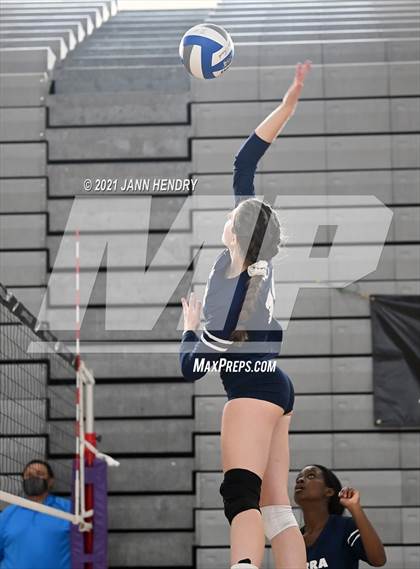 Thumbnail 3 in Sierra Canyon vs. Lone Peak (Durango Fall Classic) photogallery.
