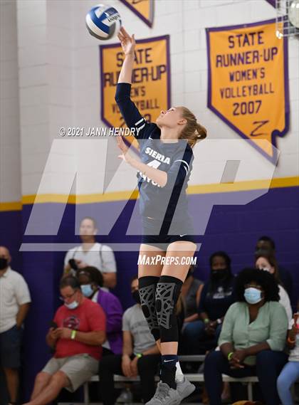 Thumbnail 1 in Sierra Canyon vs. Lone Peak (Durango Fall Classic) photogallery.