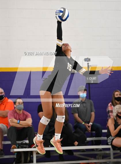 Thumbnail 1 in Sierra Canyon vs. Lone Peak (Durango Fall Classic) photogallery.