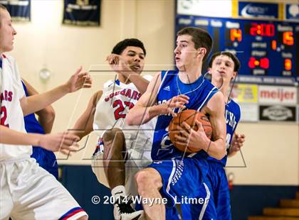 Thumbnail 2 in Bracken County vs Conner (Lloyd Memorial Invitational Tournament) photogallery.