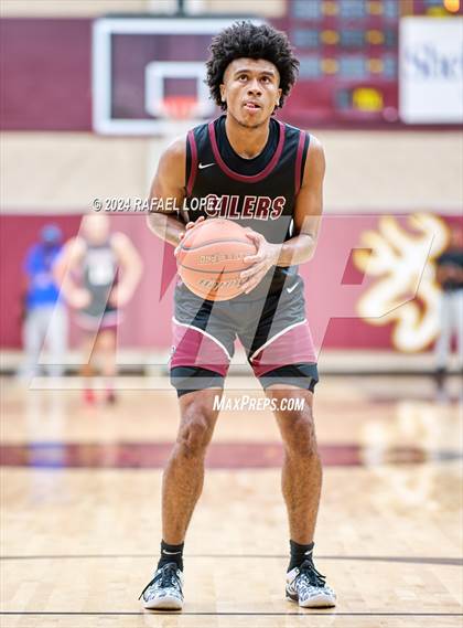 Thumbnail 2 in Atascocita vs. Pearland (McDonald's Texas Invitational) photogallery.