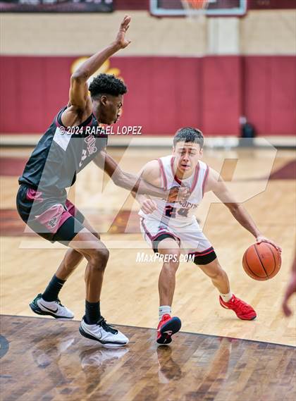 Thumbnail 1 in Atascocita vs. Pearland (McDonald's Texas Invitational) photogallery.