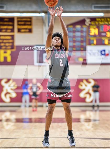 Thumbnail 1 in Atascocita vs. Pearland (McDonald's Texas Invitational) photogallery.