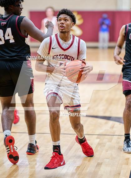 Thumbnail 2 in Atascocita vs. Pearland (McDonald's Texas Invitational) photogallery.