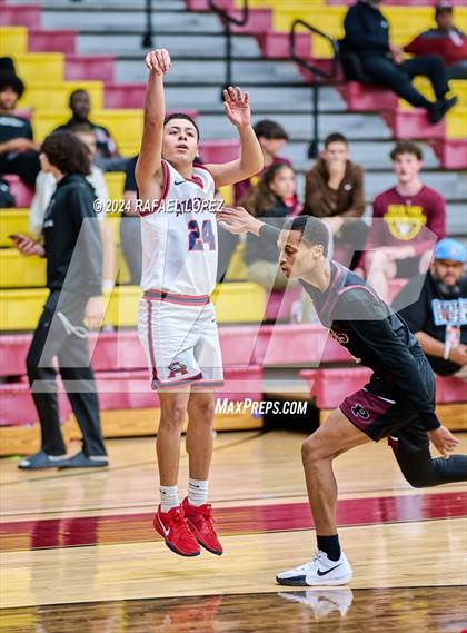 Thumbnail 3 in Atascocita vs. Pearland (McDonald's Texas Invitational) photogallery.