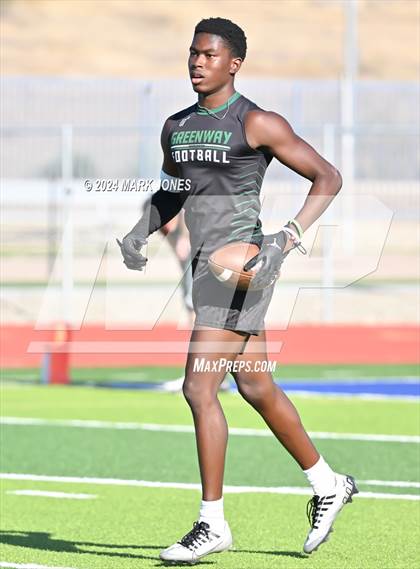 Thumbnail 1 in Greenway vs. Cesar Chavez (O'Connor 7 on 7 -  Saturday Night Lights) photogallery.